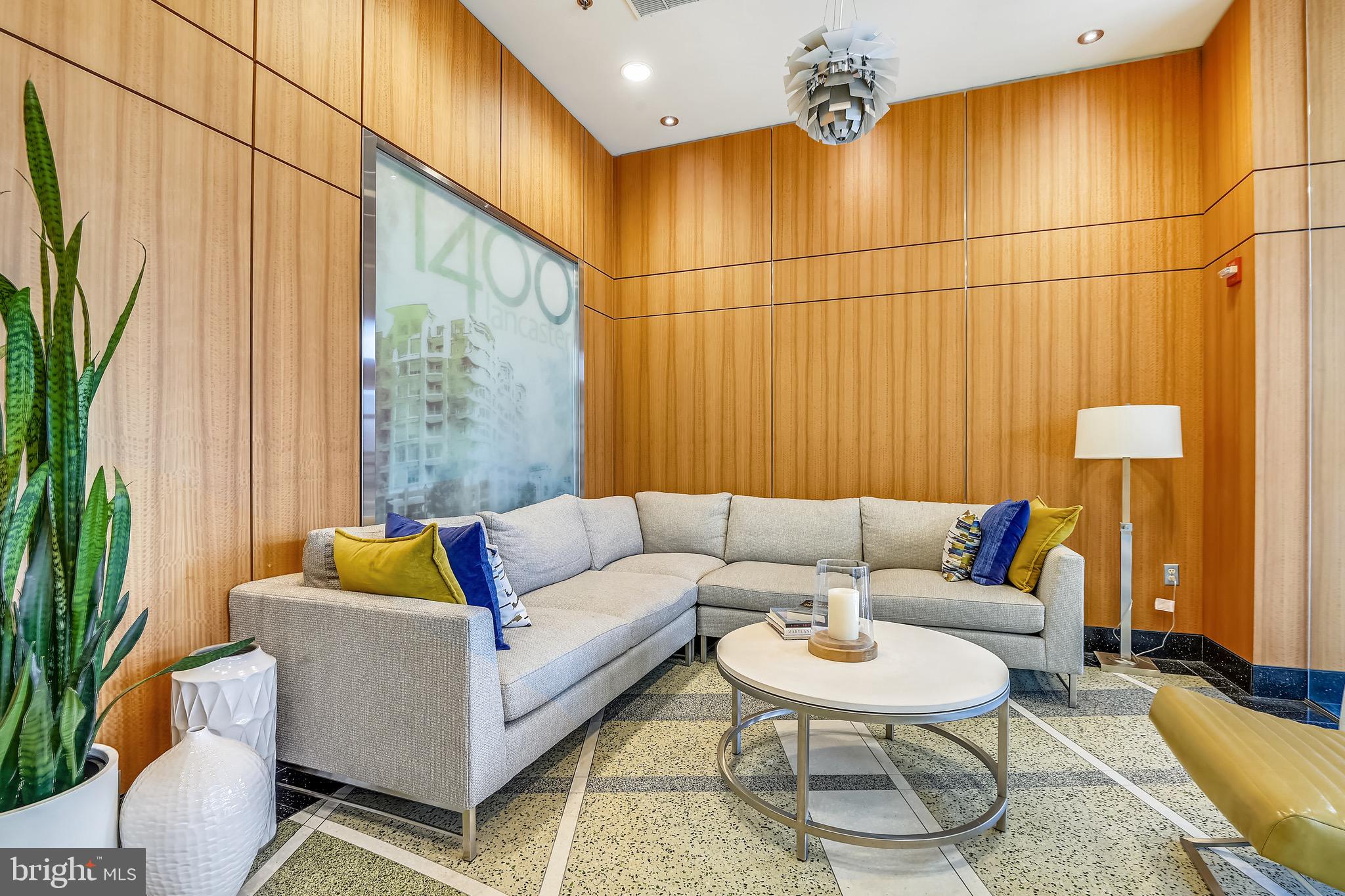 HARBOR EAST - Residential