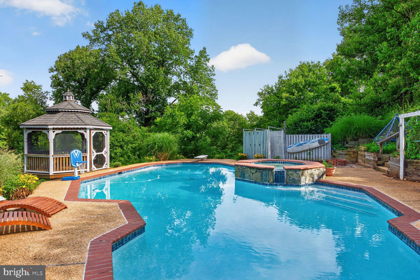 WINDSTONE - Residential