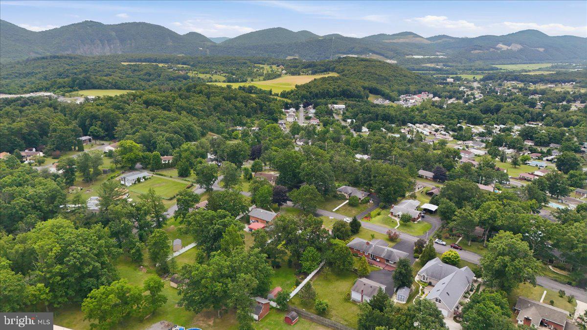 AMCELLE ACRES - Residential