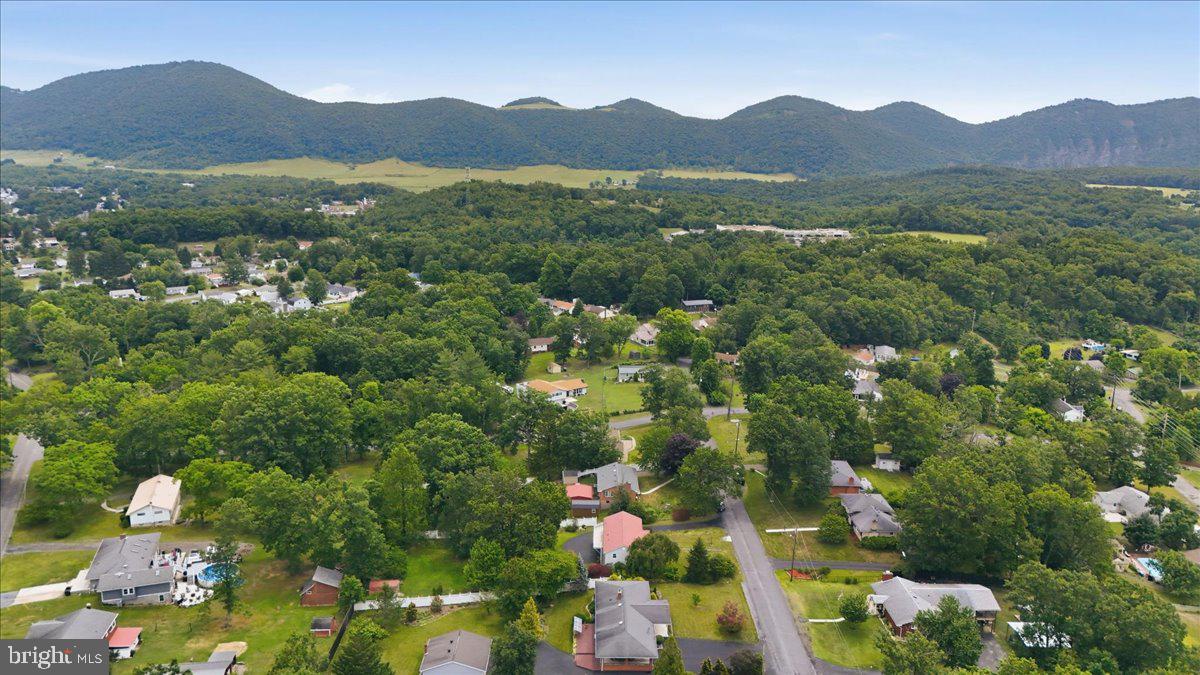 AMCELLE ACRES - Residential