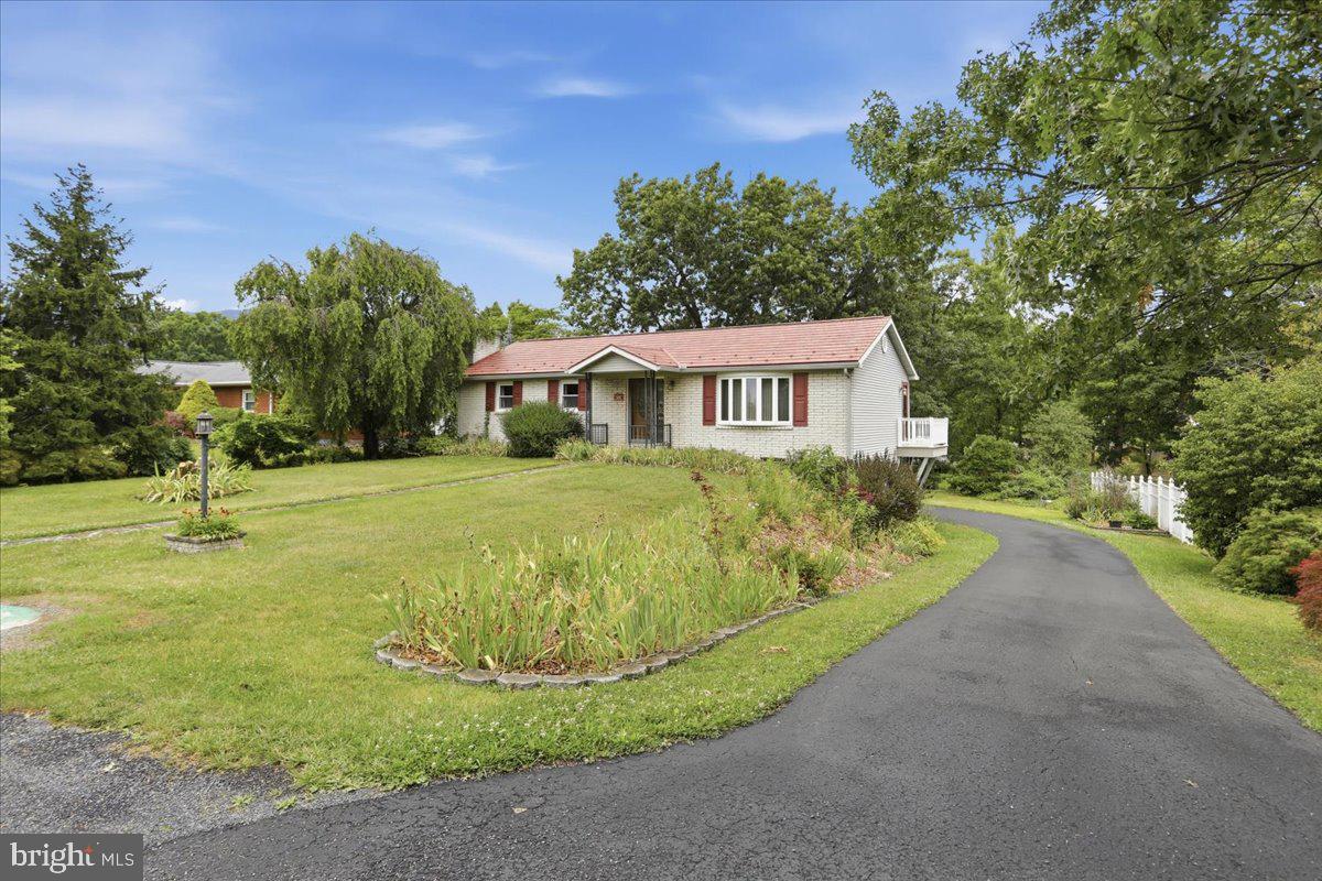AMCELLE ACRES - Residential