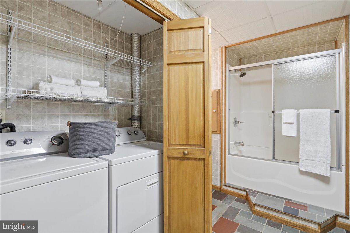 AMCELLE ACRES - Residential