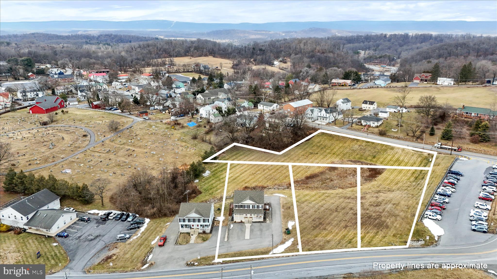 HEDGESVILLE - Land