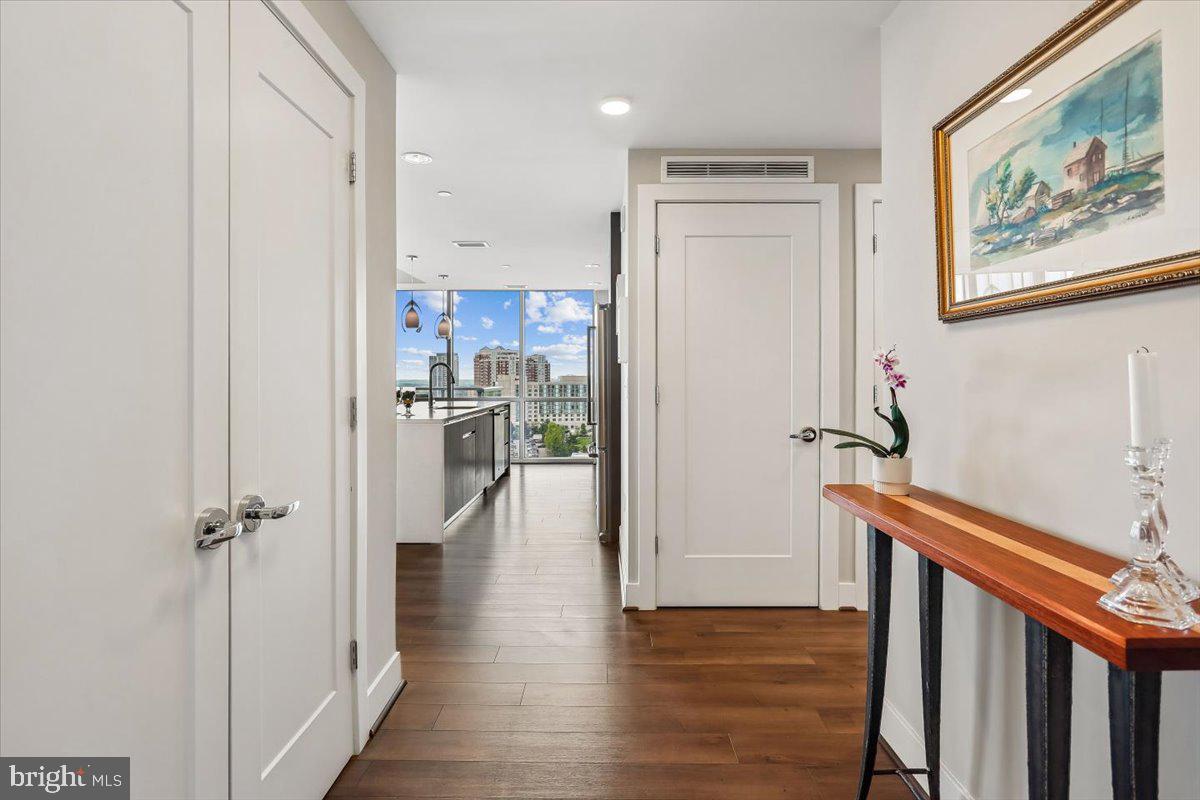 PIKE AND ROSE - Residential