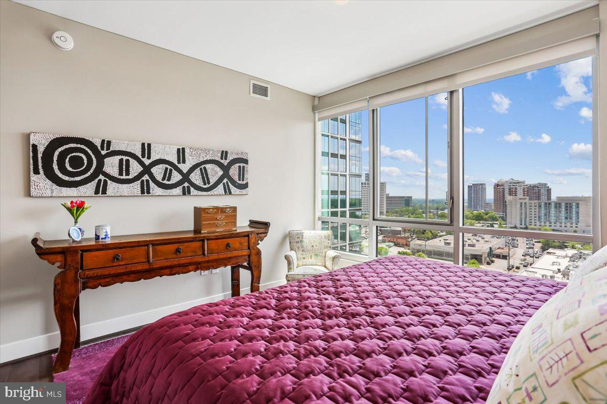 PIKE AND ROSE - Residential