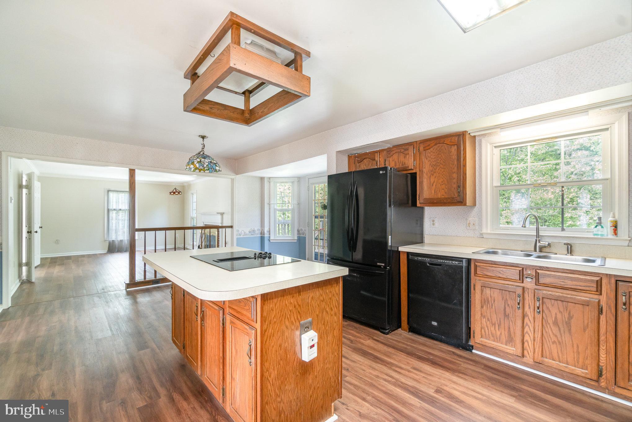 LONGWOOD ESTATES - Residential