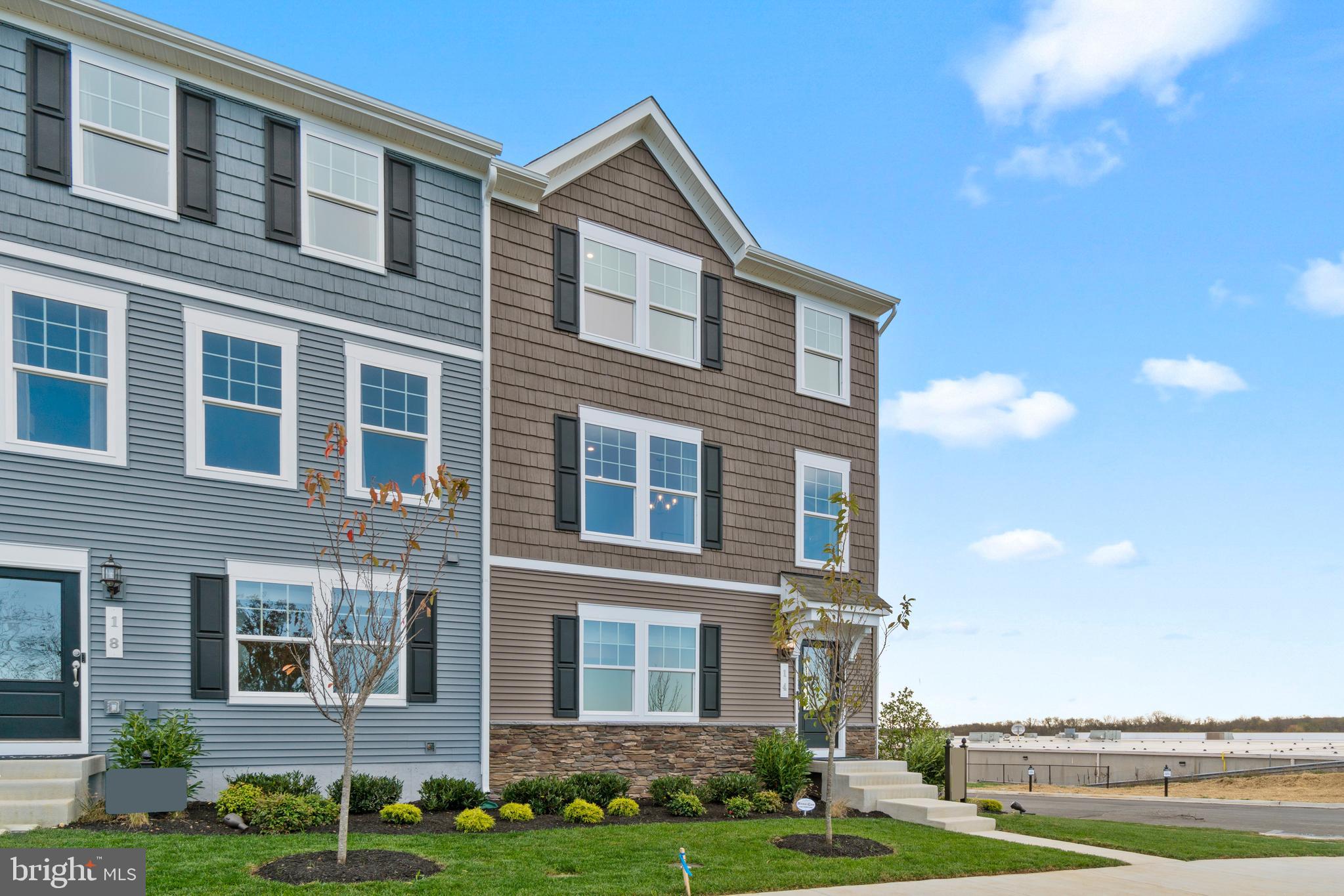 PRESIDENTS POINTE - Residential