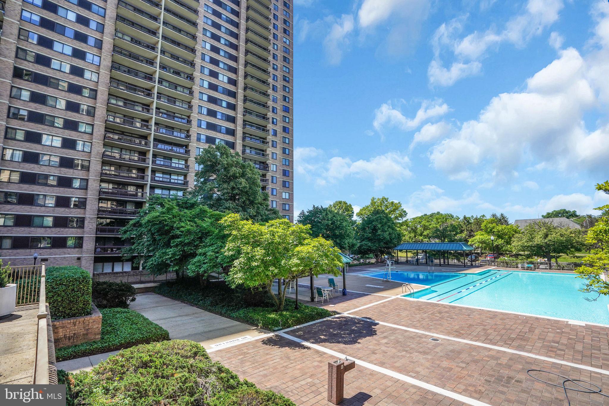 SKYLINE SQUARE CONDO - Residential