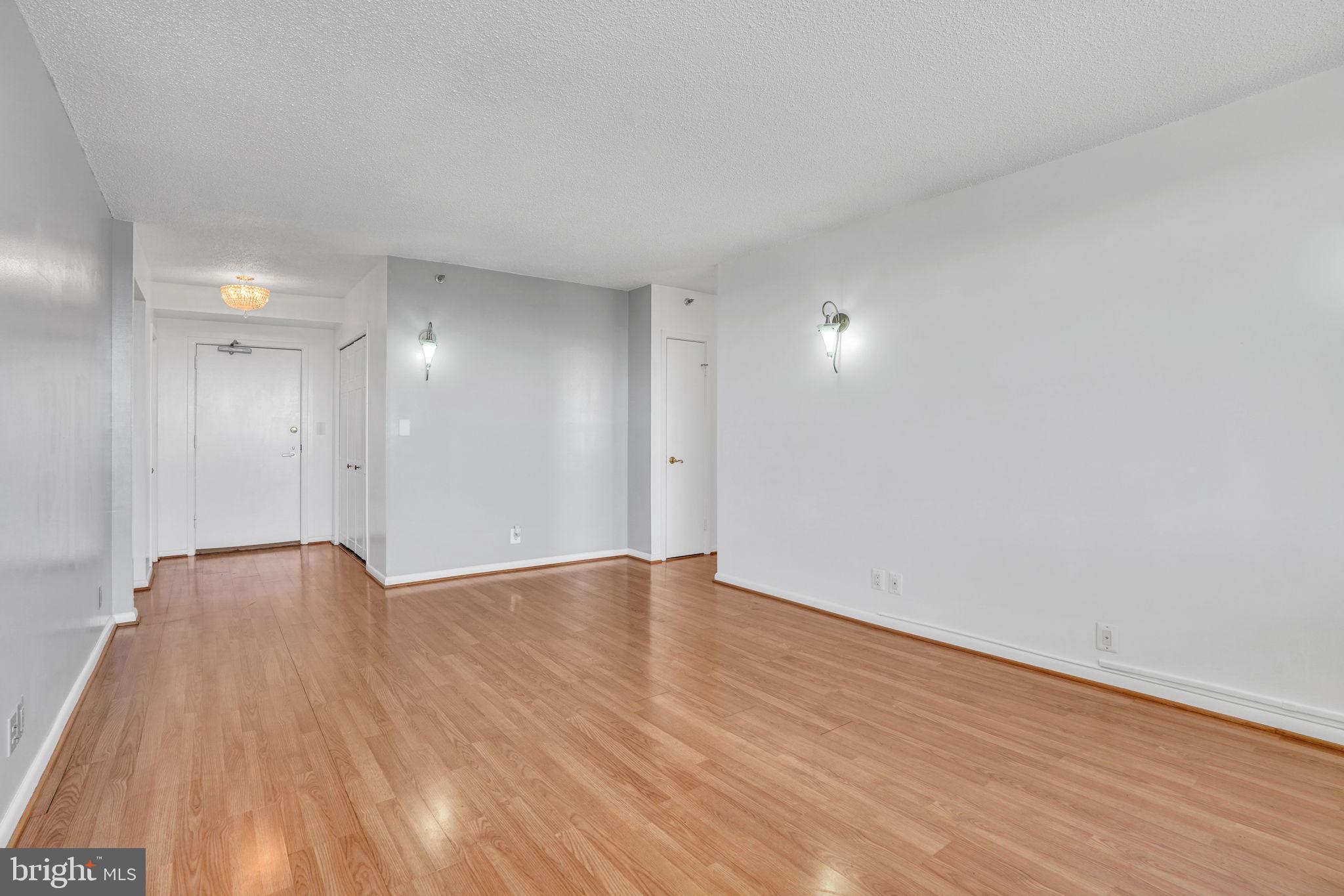 SKYLINE SQUARE CONDO - Residential