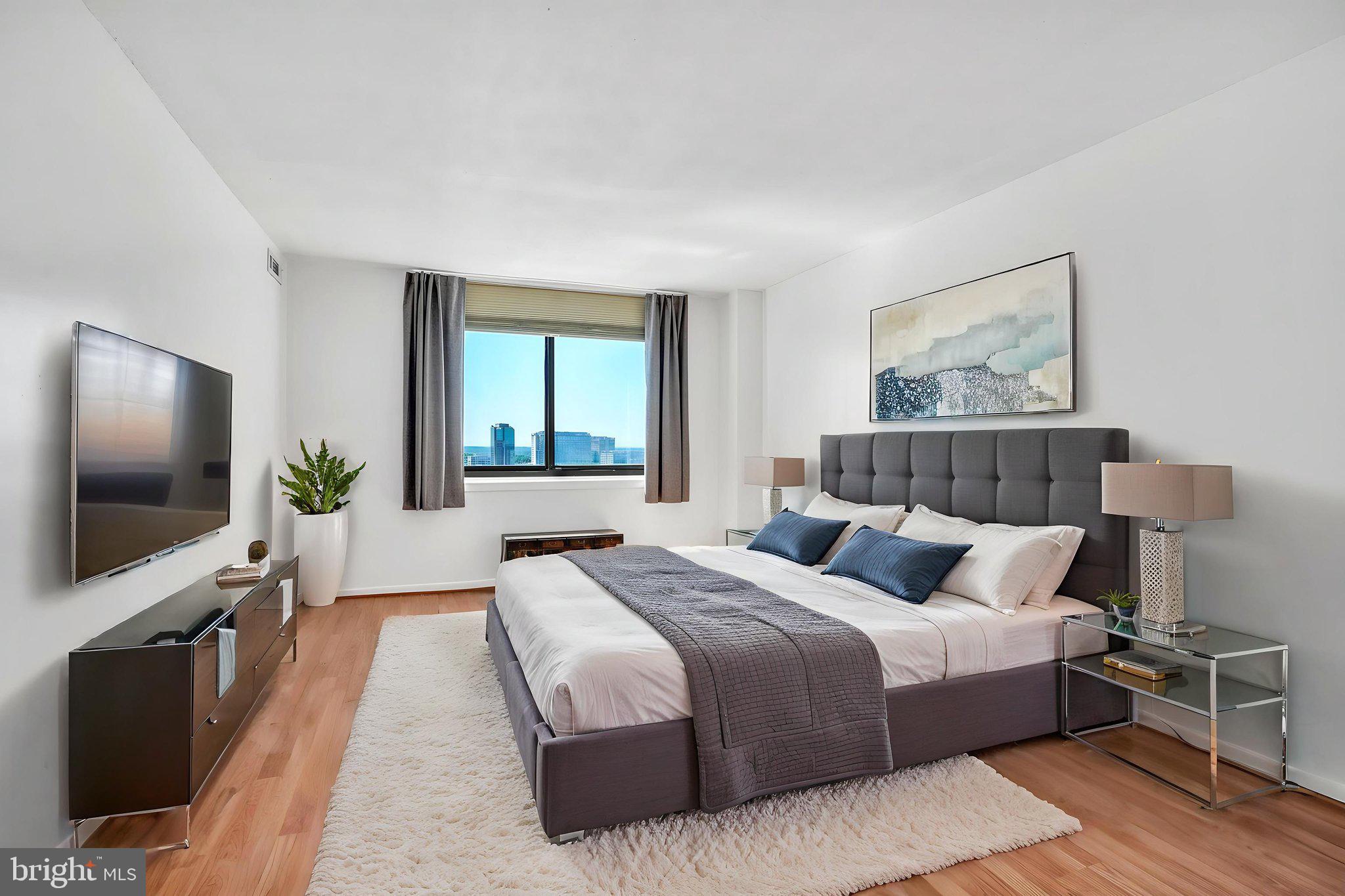 SKYLINE SQUARE CONDO - Residential
