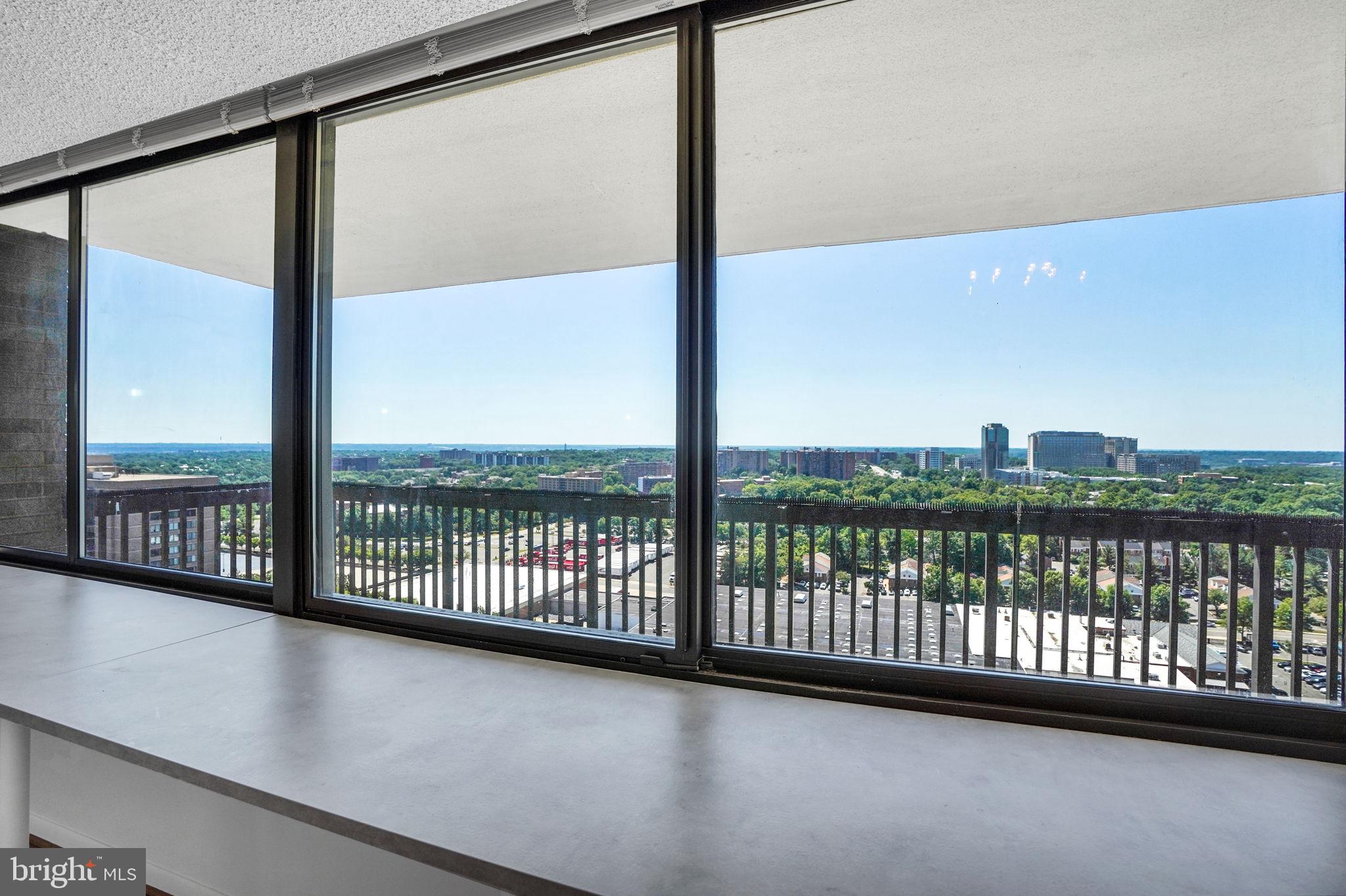 SKYLINE SQUARE CONDO - Residential