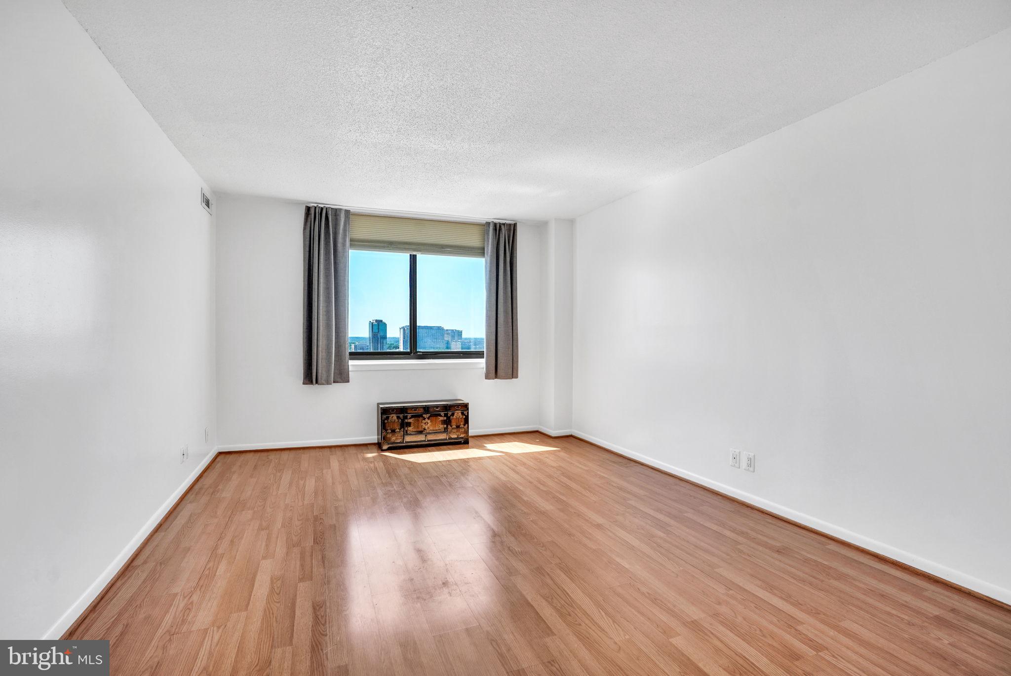 SKYLINE SQUARE CONDO - Residential