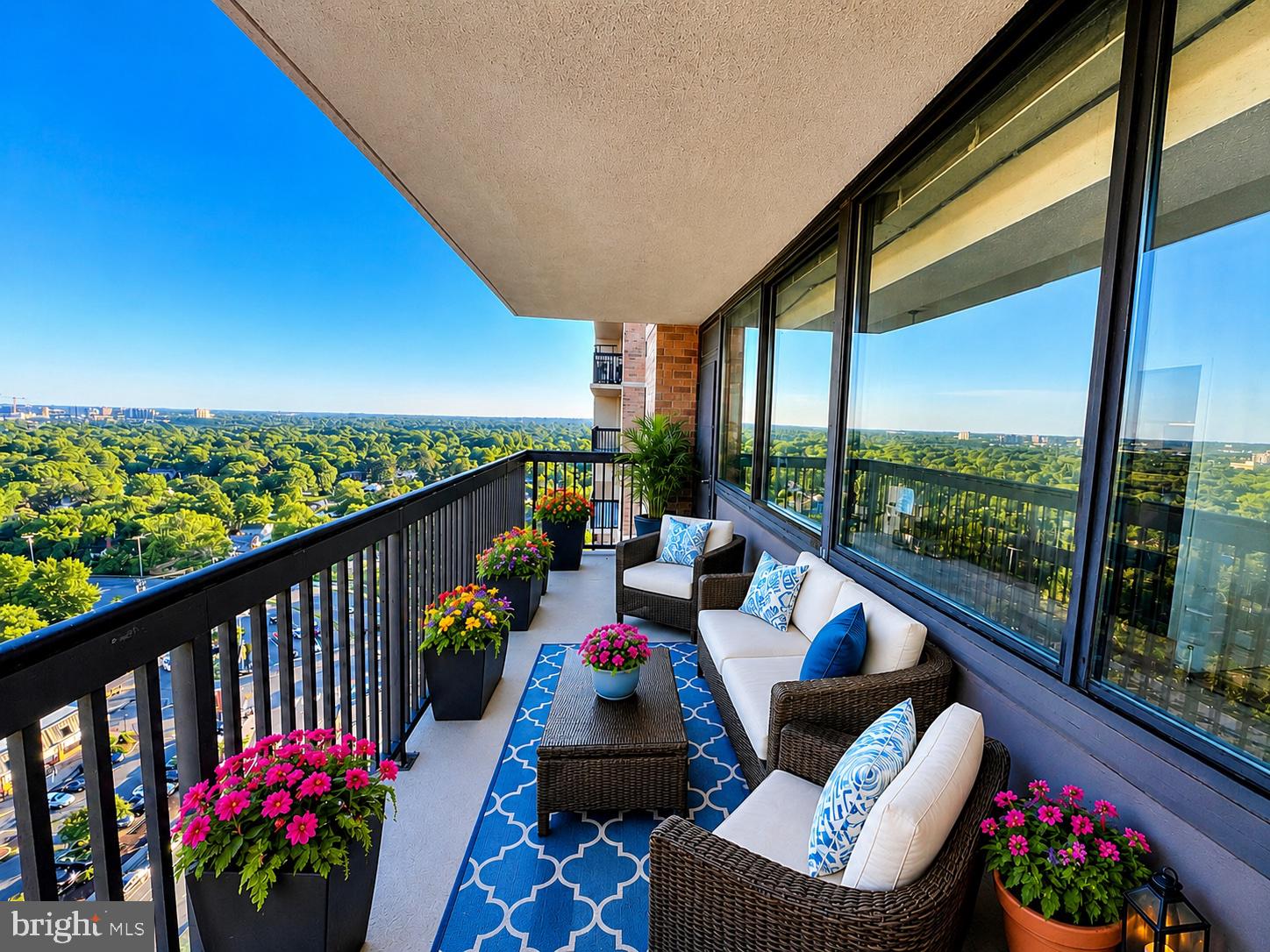 SKYLINE SQUARE CONDO - Residential