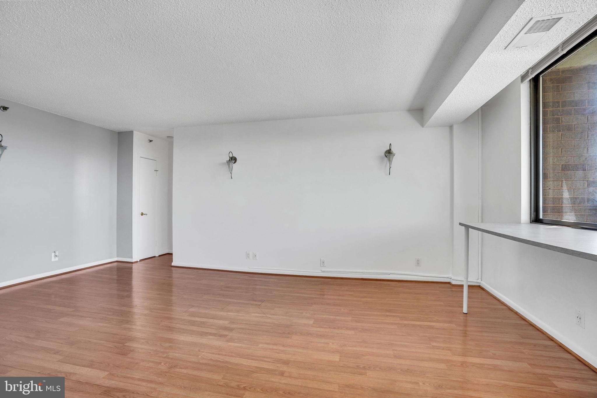 SKYLINE SQUARE CONDO - Residential