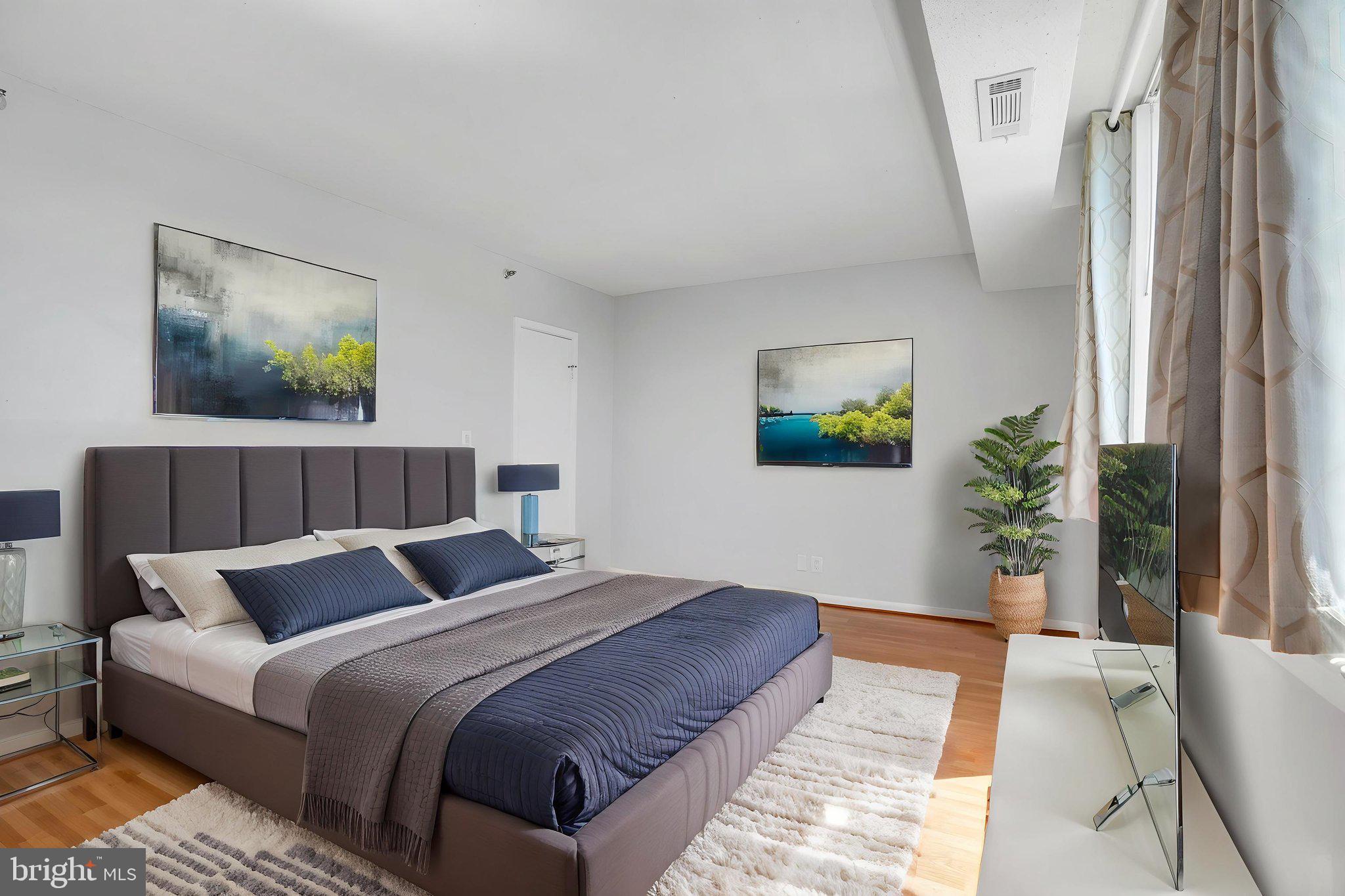 SKYLINE SQUARE CONDO - Residential