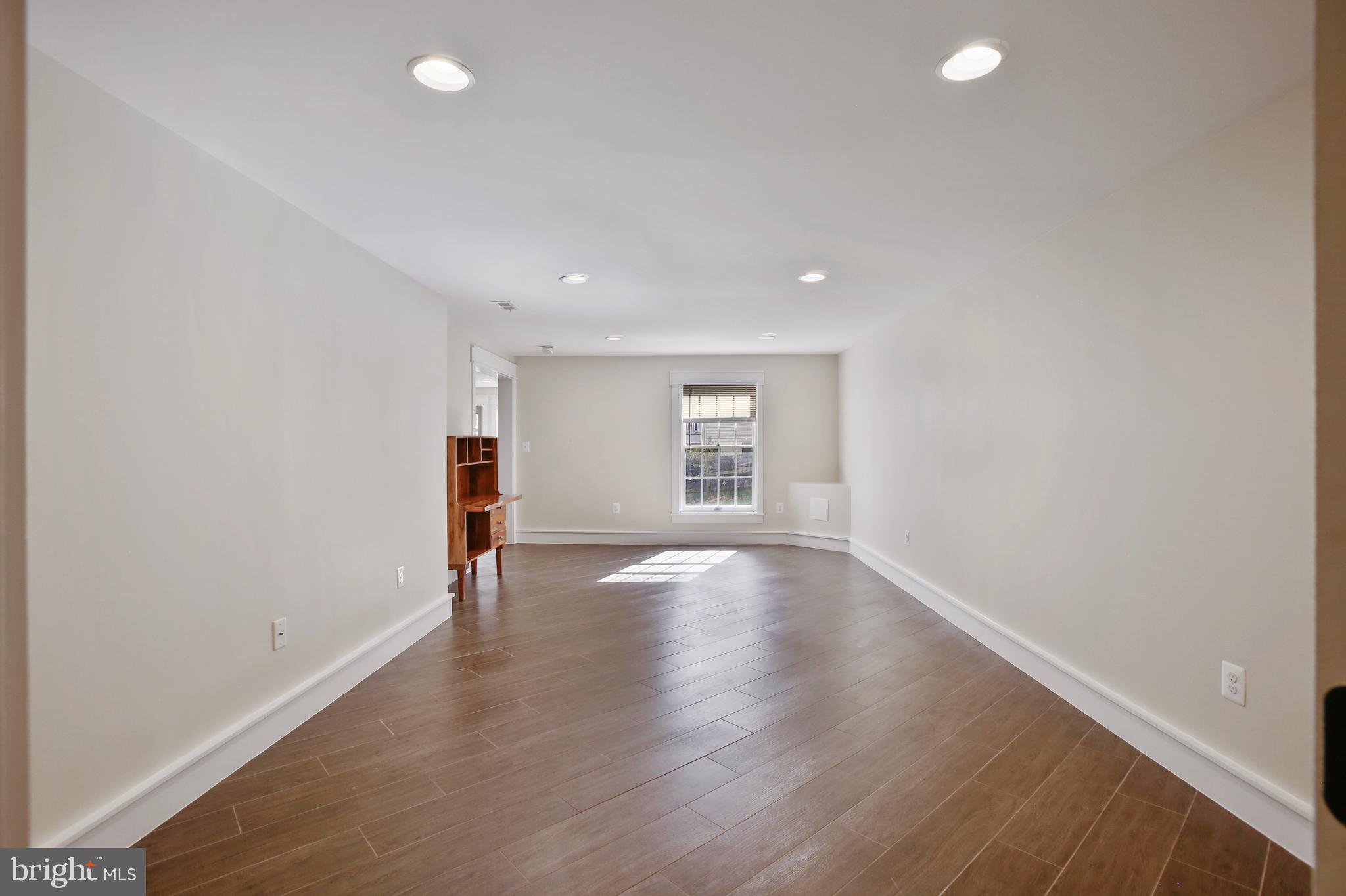 ASHBURN FARM - Residential