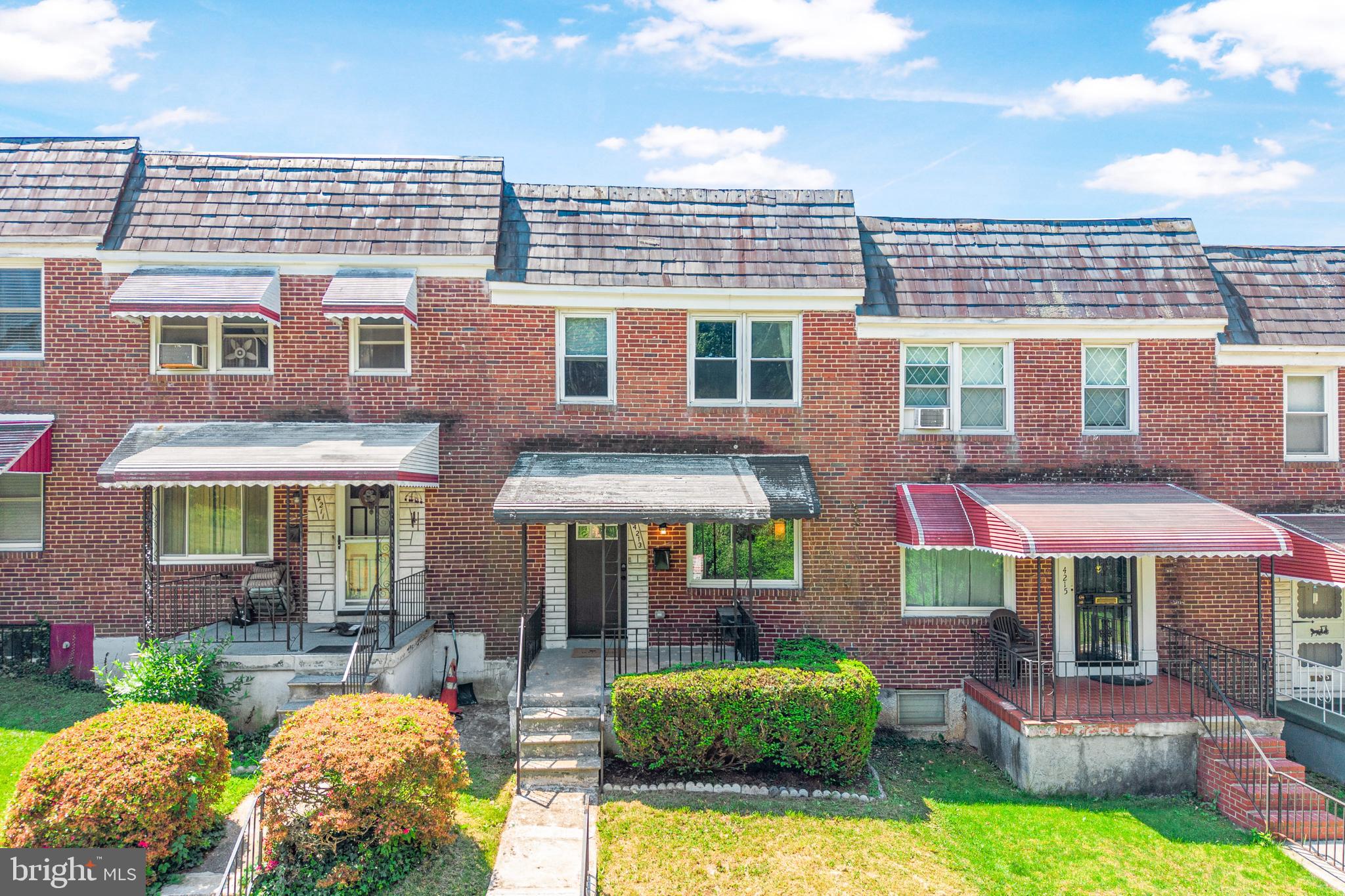 Move-in ready 4BR/2.5BA home featuring an open floor plan, hardwood floors, granite countertops, stainless steel appliances, finished basement with separate entrance and private full bath, and large fenced backyard. Conveniently located near public transportation, shopping, dining, and major commuter routes.