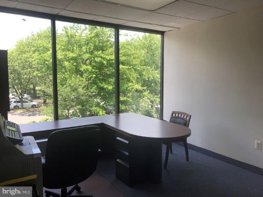 ATRIUM I OFFICE - Commercial Sale