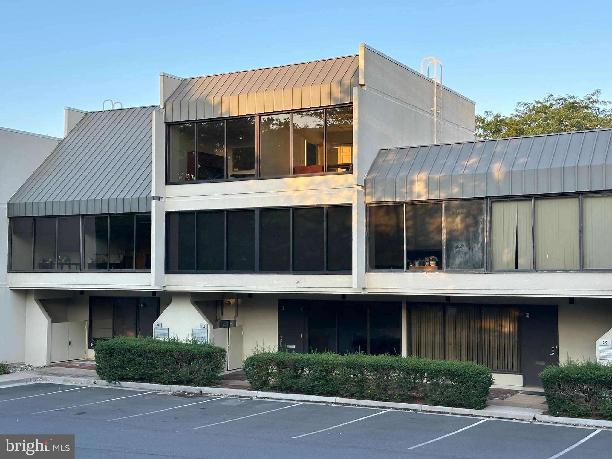 ATRIUM I OFFICE - Commercial Sale