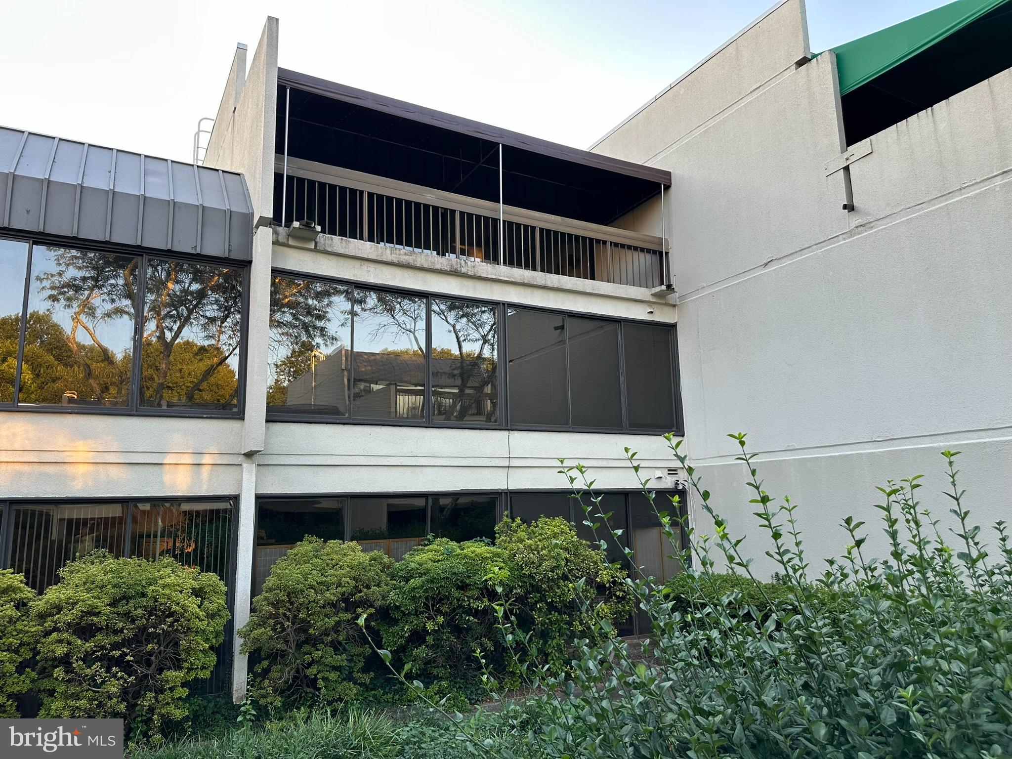 ATRIUM I OFFICE - Commercial Sale