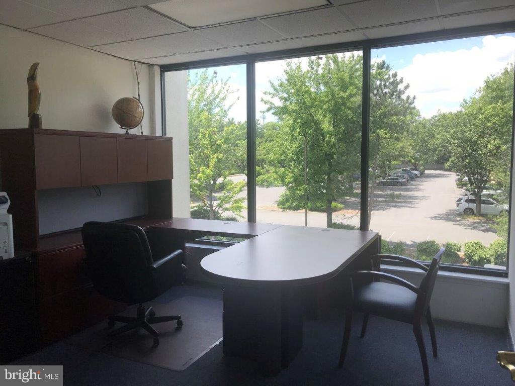 ATRIUM I OFFICE - Commercial Sale