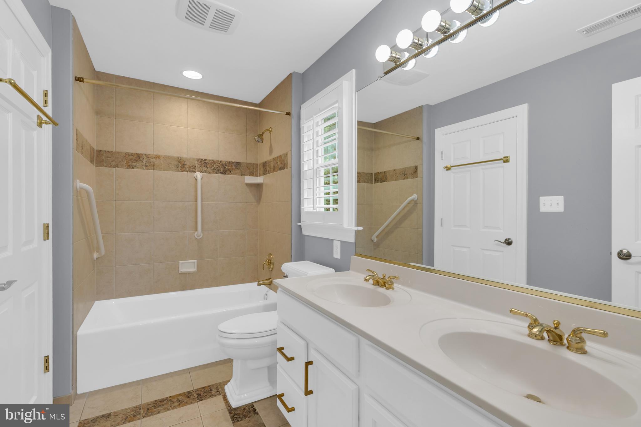 ARDMORE WOODS - Residential