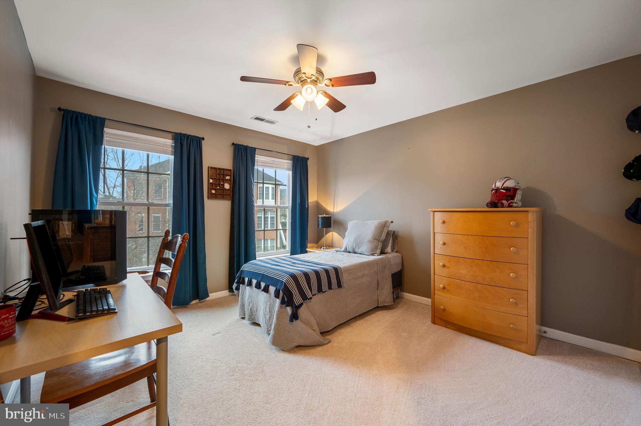 LANSDOWNE ON THE POTOMAC - Residential