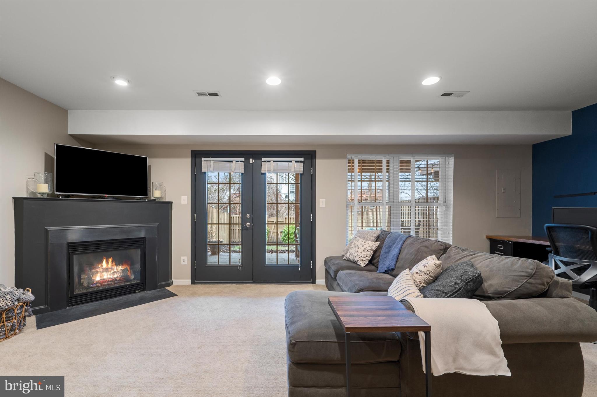 LANSDOWNE ON THE POTOMAC - Residential