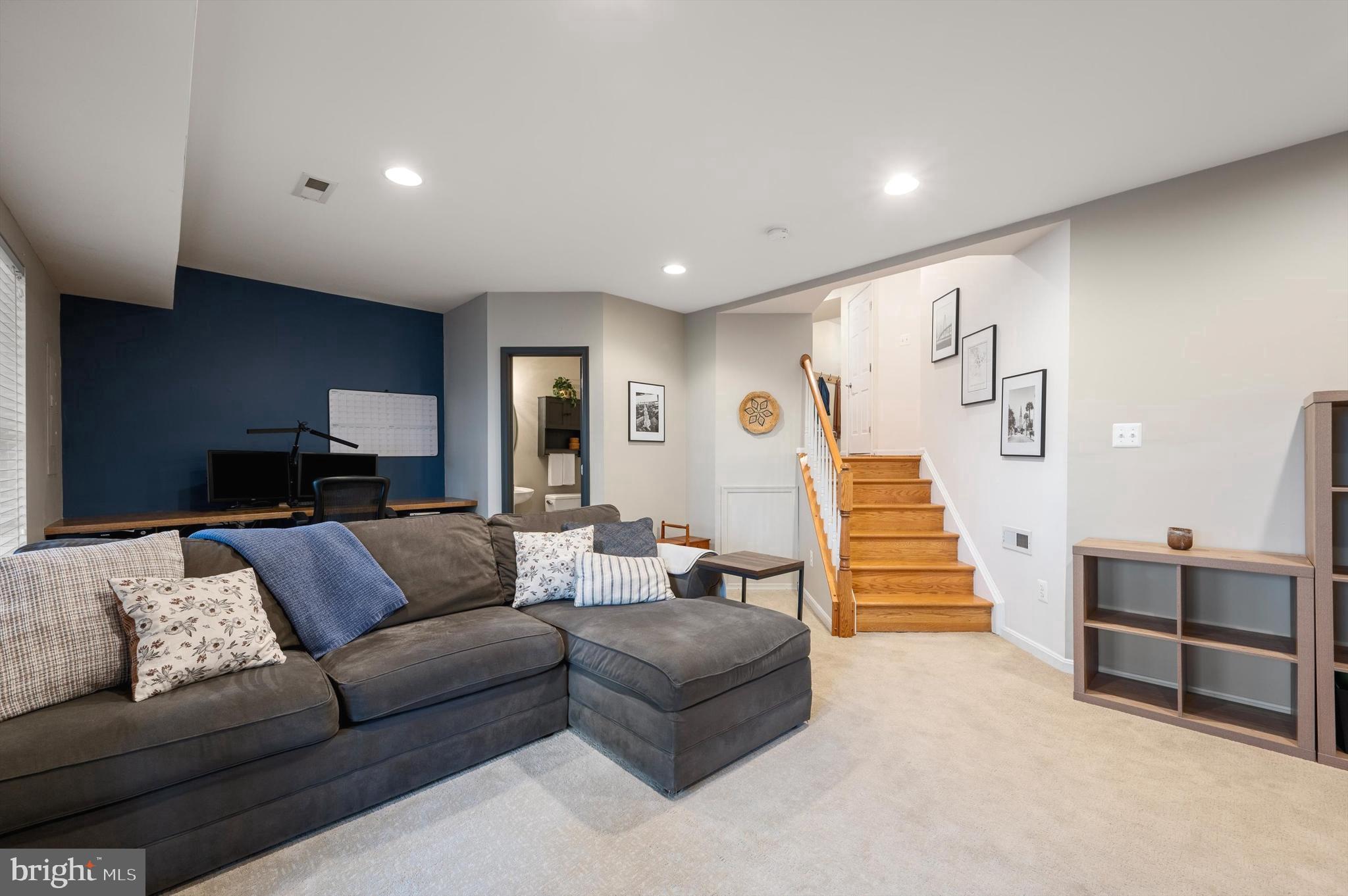 LANSDOWNE ON THE POTOMAC - Residential