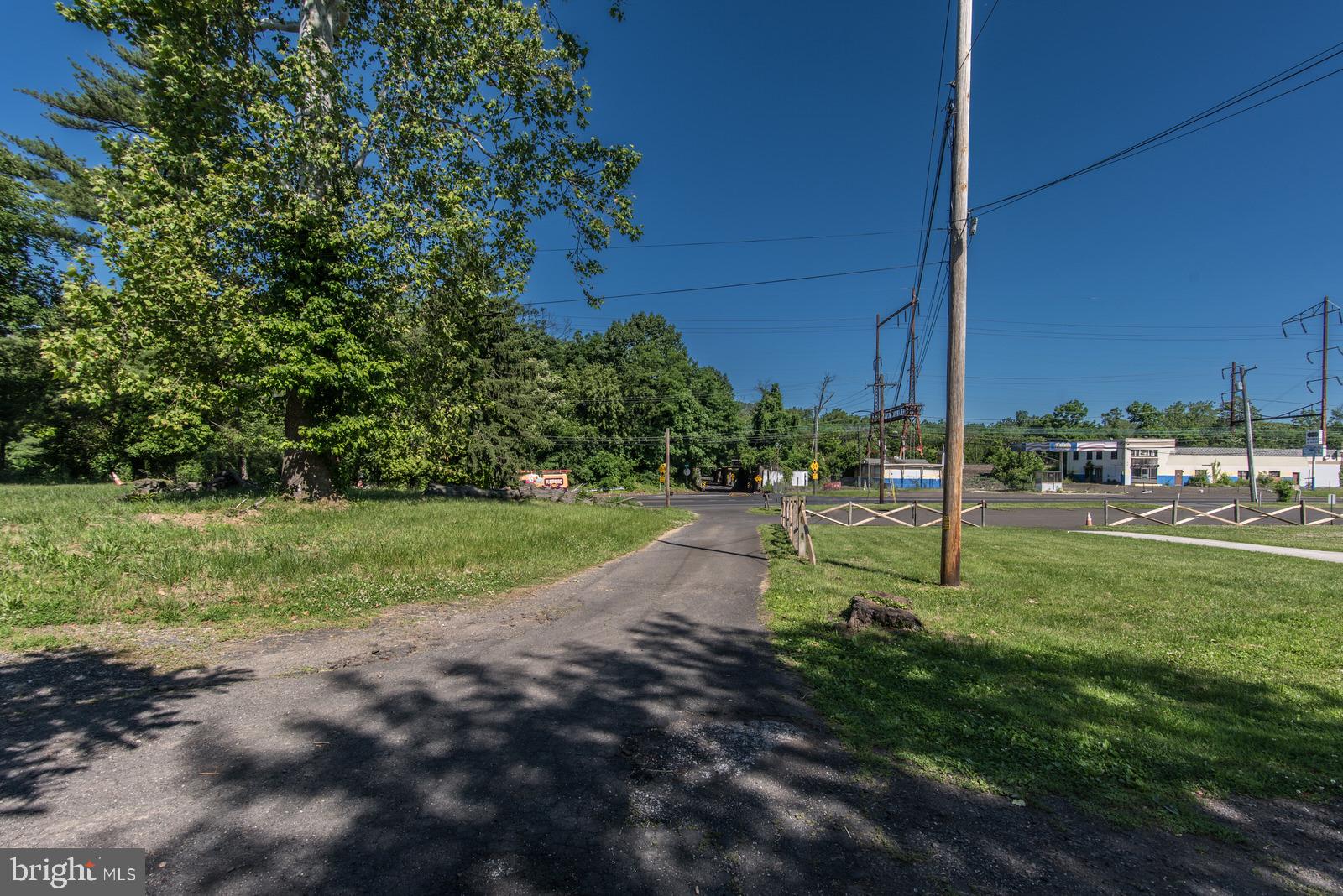 TORRESDALE MANOR - Land