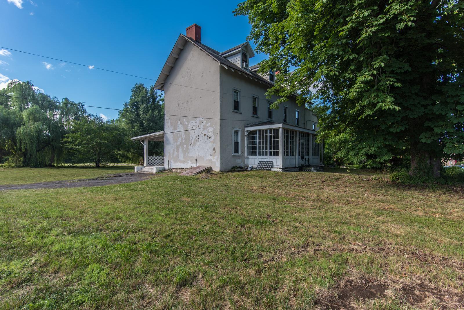 TORRESDALE MANOR - Land