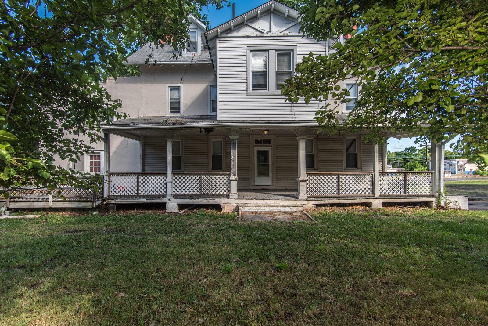 TORRESDALE MANOR - Land