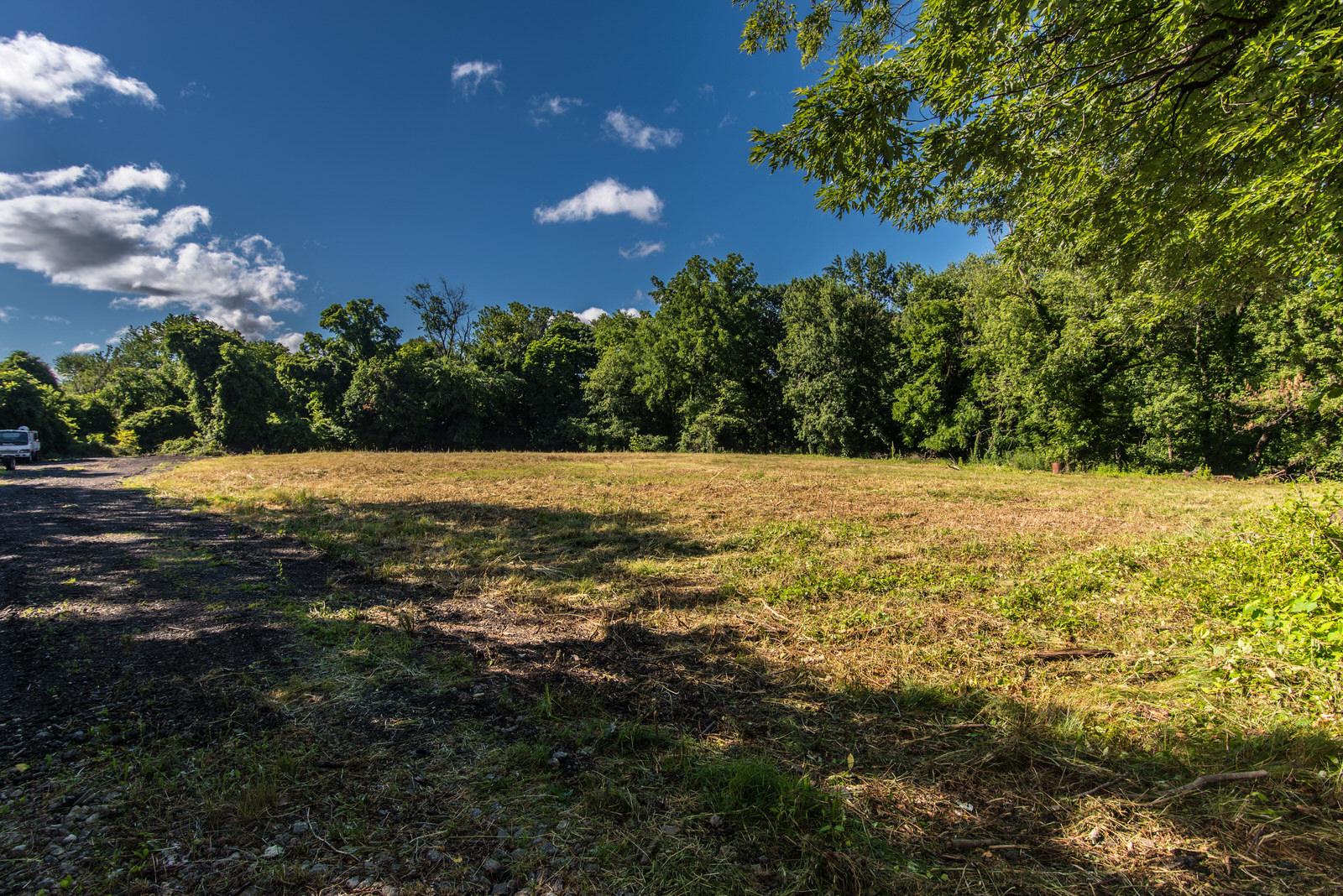 TORRESDALE MANOR - Land