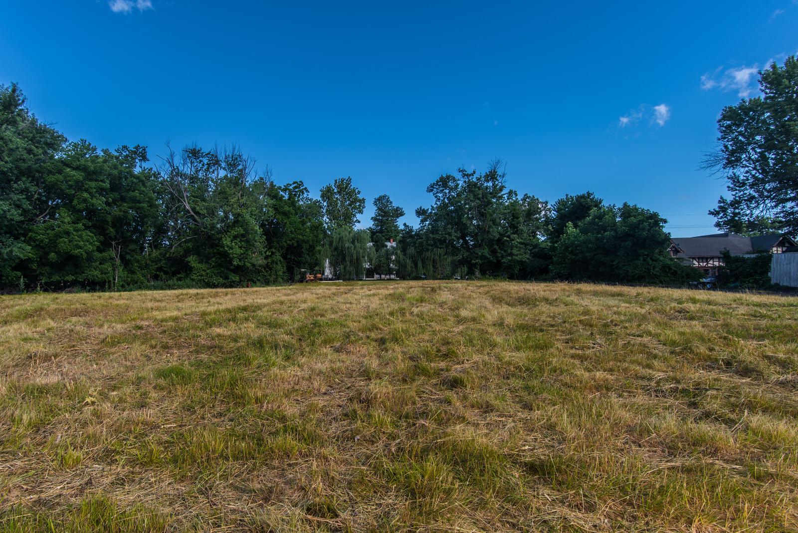 TORRESDALE MANOR - Land