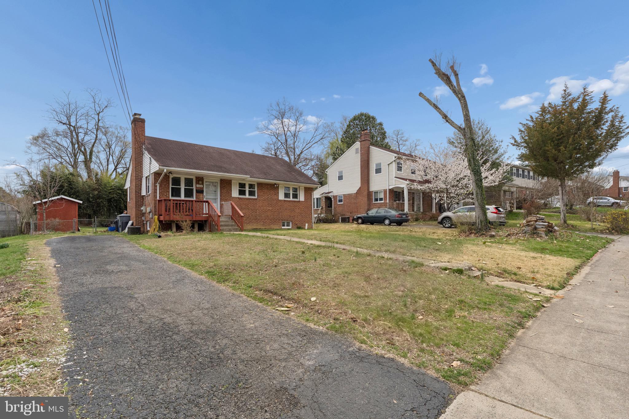 BROYHILL CREST - Residential