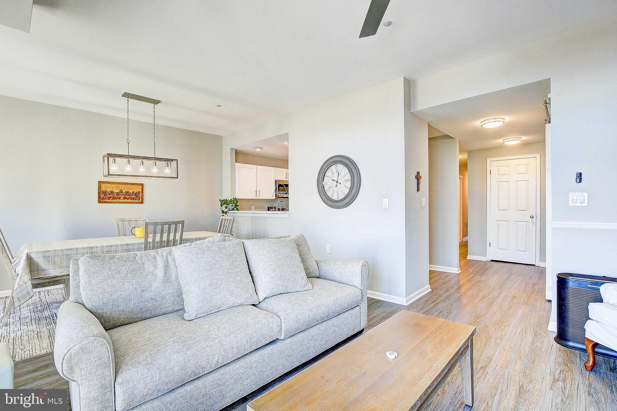 BAYWALK CONDOS - Residential