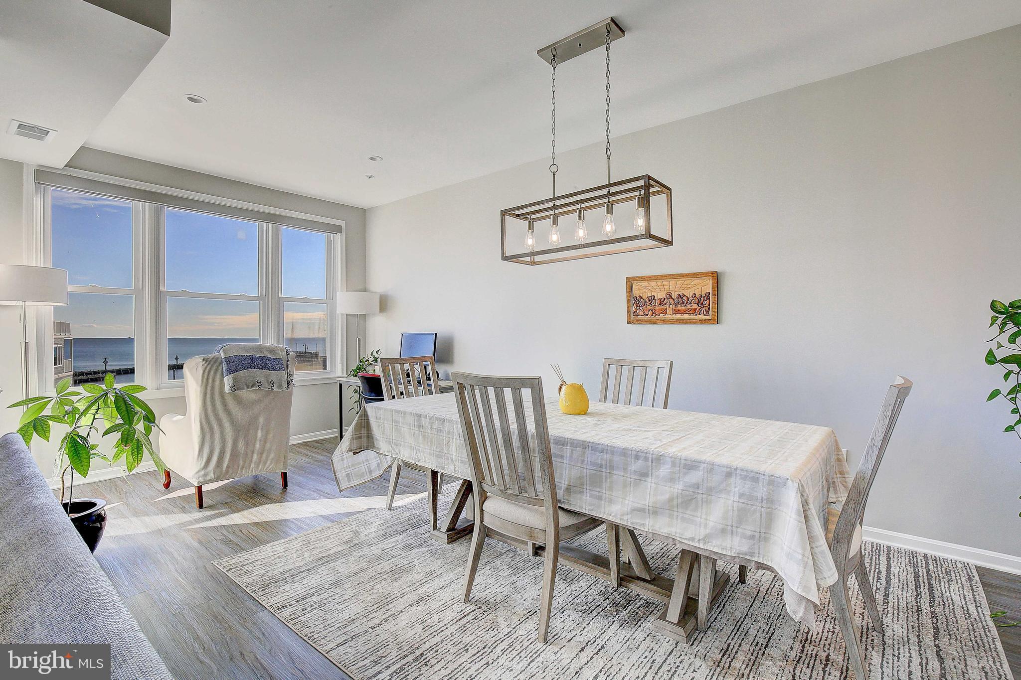 BAYWALK CONDOS - Residential