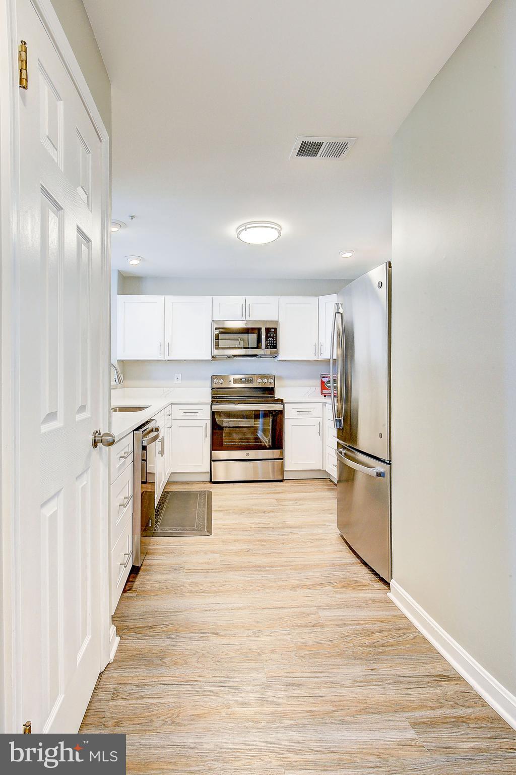 BAYWALK CONDOS - Residential