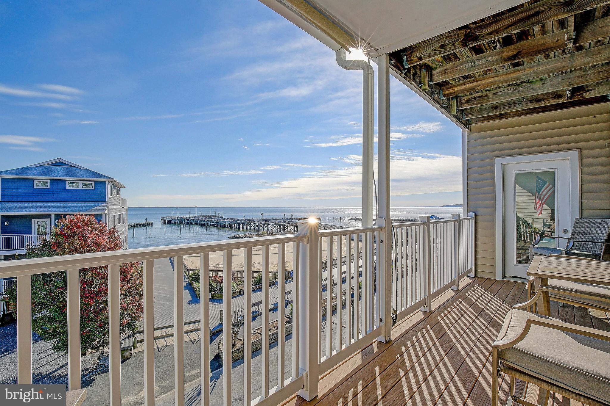 BAYWALK CONDOS - Residential