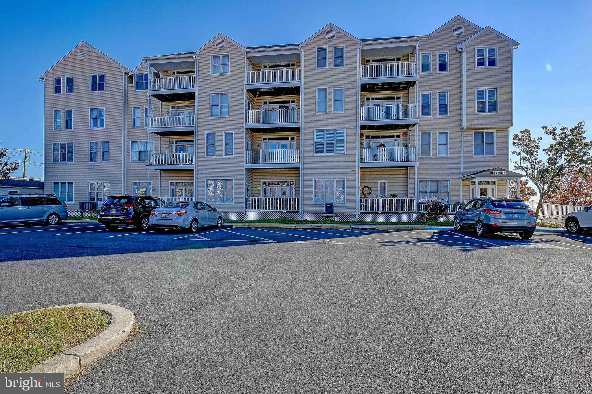 BAYWALK CONDOS - Residential