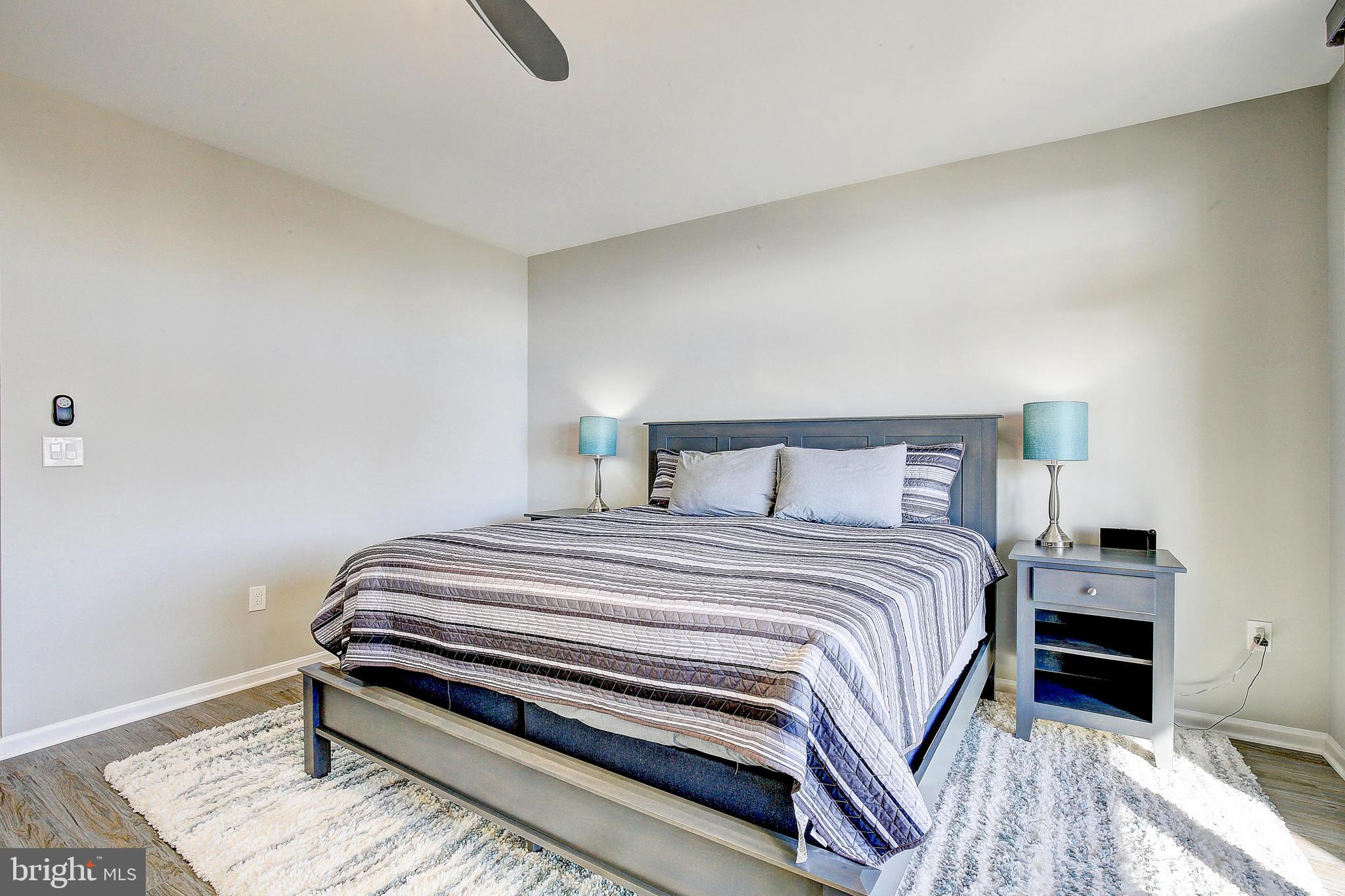 BAYWALK CONDOS - Residential