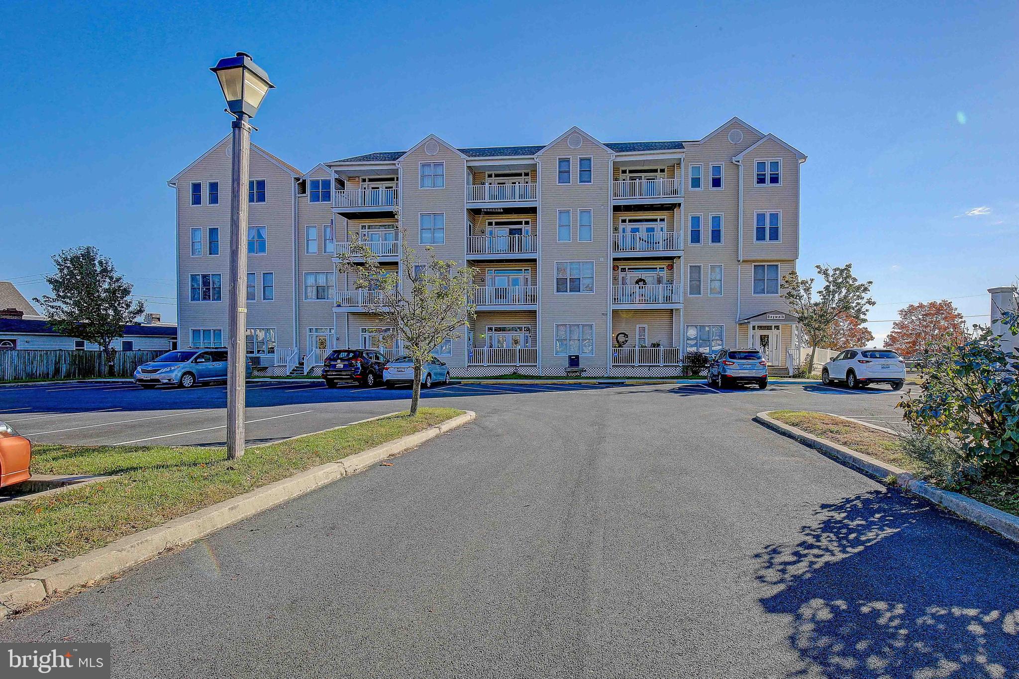 BAYWALK CONDOS - Residential