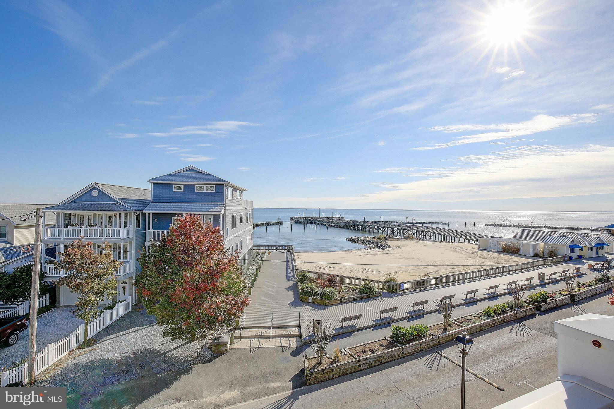 BAYWALK CONDOS - Residential