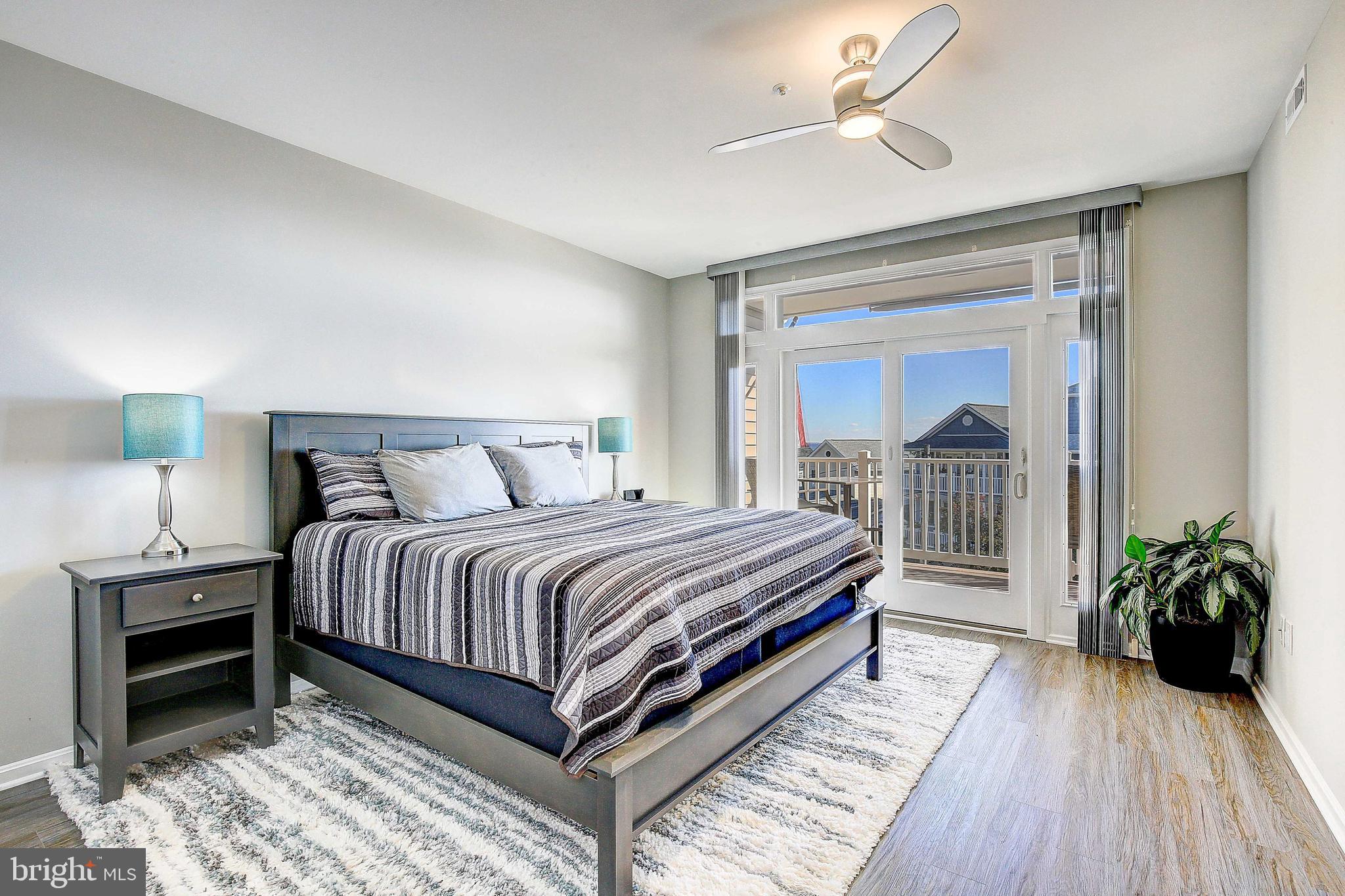 BAYWALK CONDOS - Residential