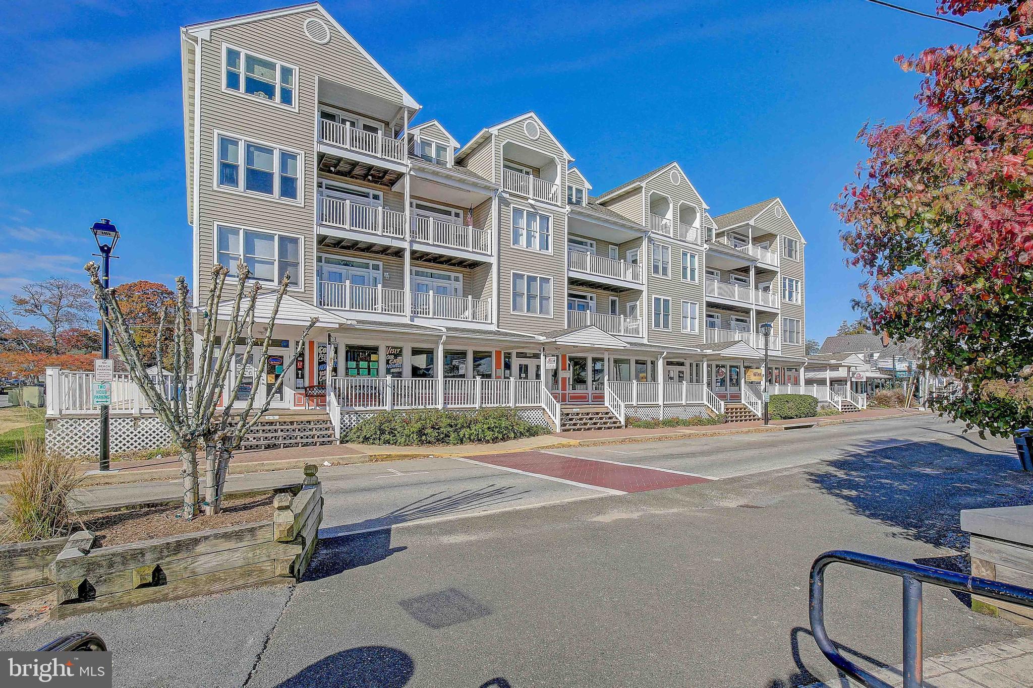BAYWALK CONDOS - Residential