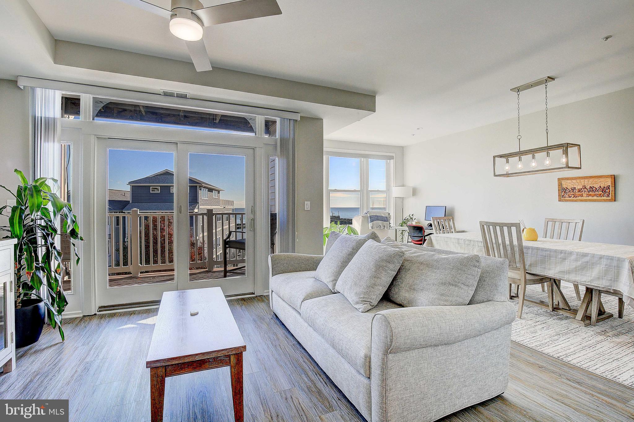 BAYWALK CONDOS - Residential
