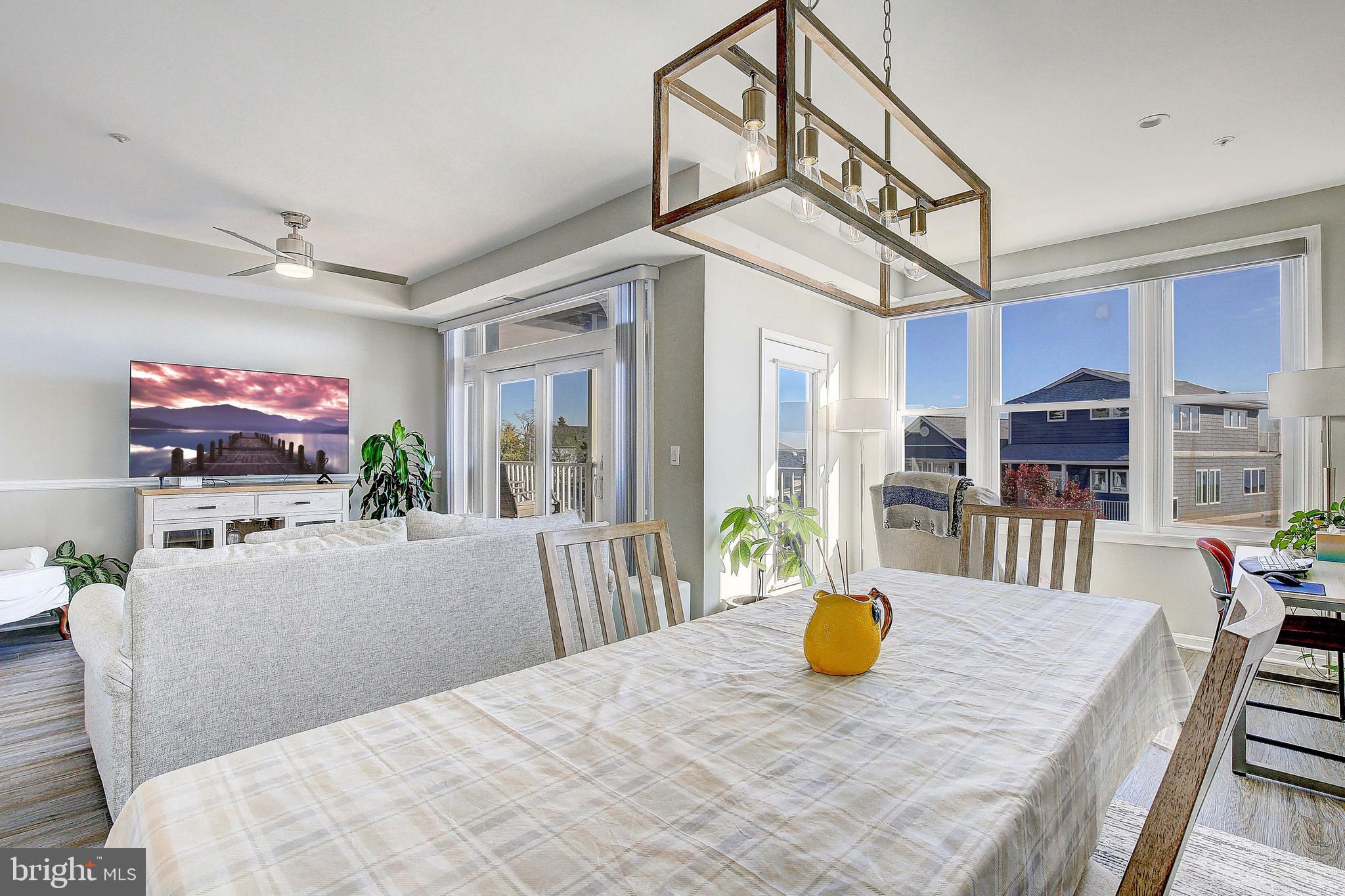 BAYWALK CONDOS - Residential