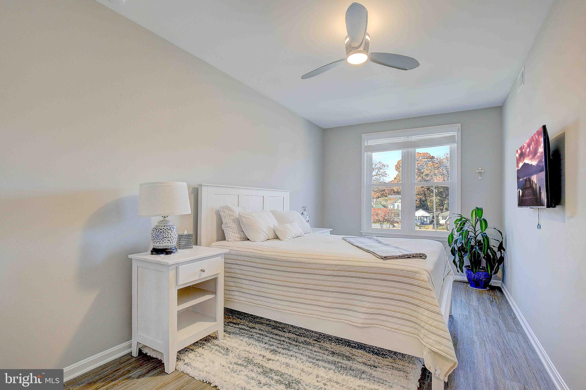 BAYWALK CONDOS - Residential