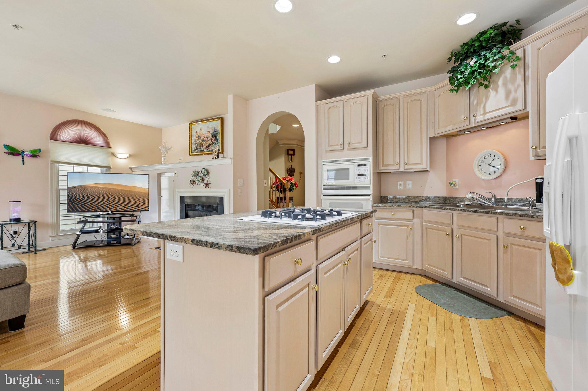 KENTLANDS MIDTOWN - Residential