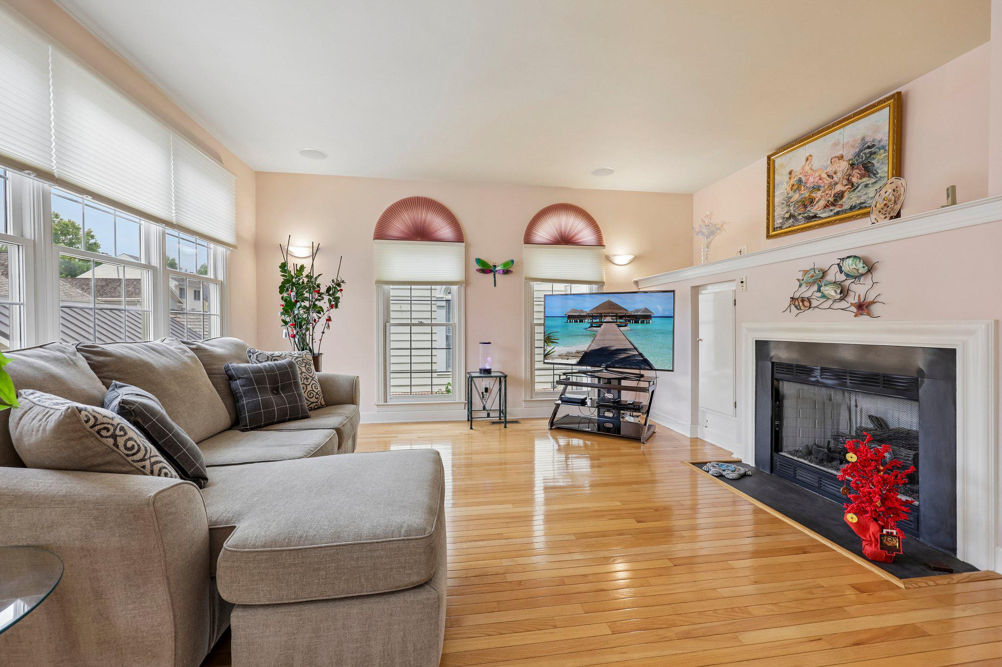 KENTLANDS MIDTOWN - Residential